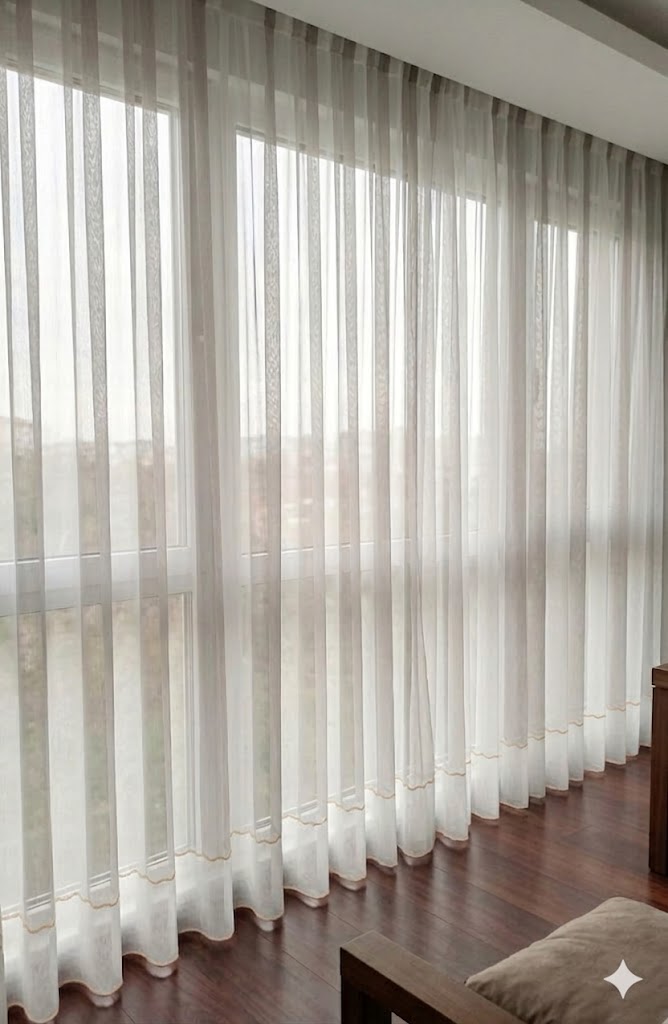 4052--Dienas aizkaru audums Bamboo lina veidā (piena krāsa) ar izšuvumu (beša vilnis)