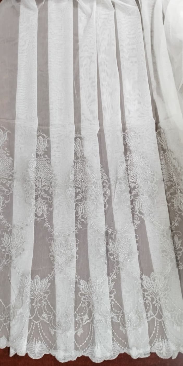 4002--Dienas aizkaru audums Bamboo (balta krāsa) ar izšuvumu (sudraba krāsa)